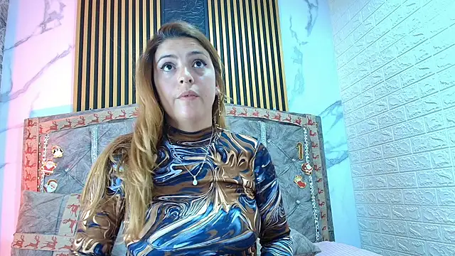 AngieLuxx_'s cam snapshot