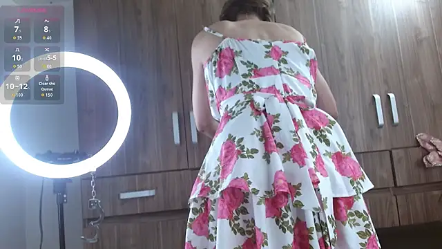 magenta_maturr's cam snapshot