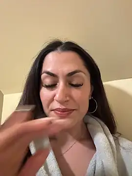 YourQueen18's cam snapshot