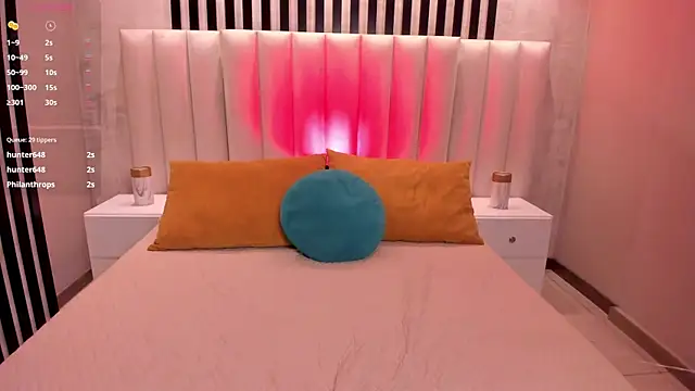 LucyWeiss_'s cam snapshot