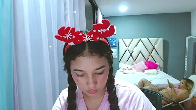 lana_rousse01's cam snapshot