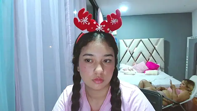 lana_rousse01's cam snapshot