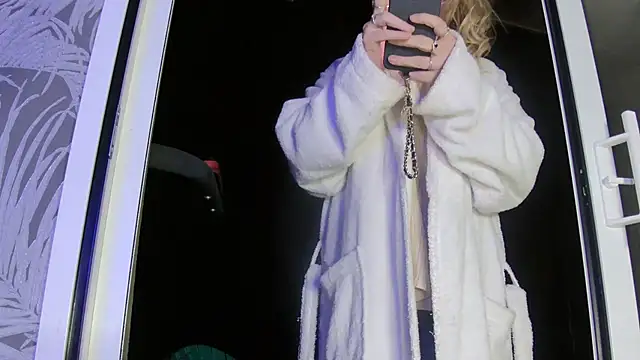 Delichieuse5's cam snapshot