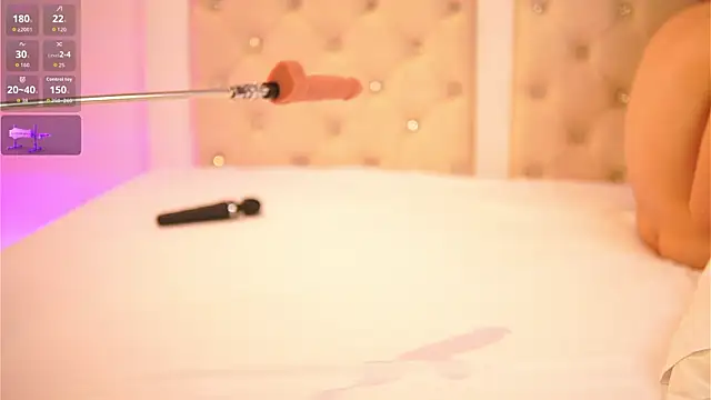 caroline_adams_'s cam snapshot