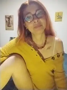 EmilyyRed's cam snapshot