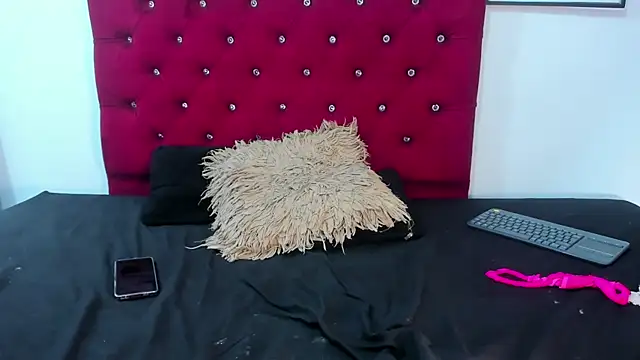 Holly_Sly's cam snapshot