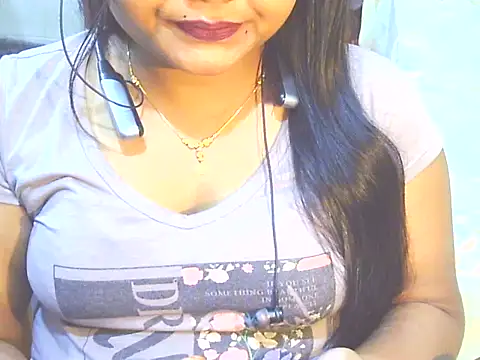 Nusrat_Faria07's cam snapshot