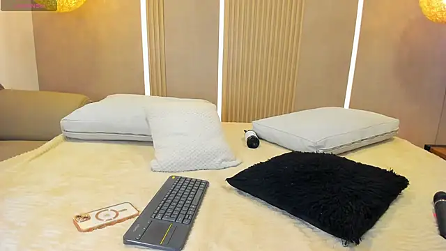 Antonella_west's cam snapshot