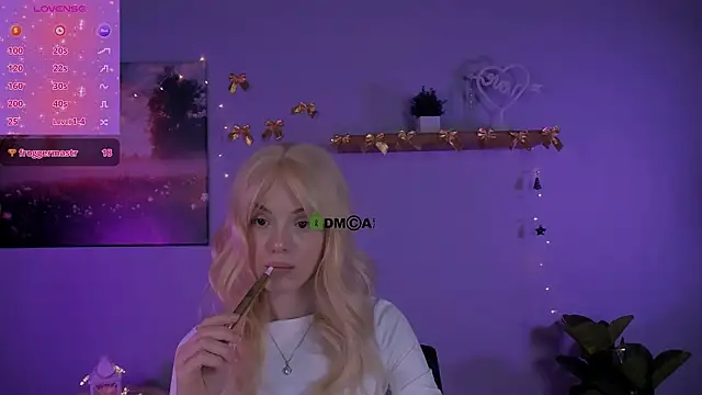 mia_starrr_'s cam snapshot