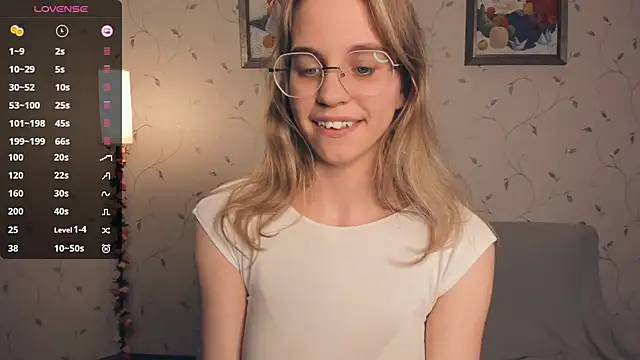 JoanBaggott live sex cam