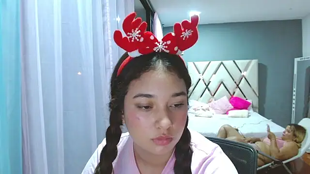 lana_rousse01's cam snapshot