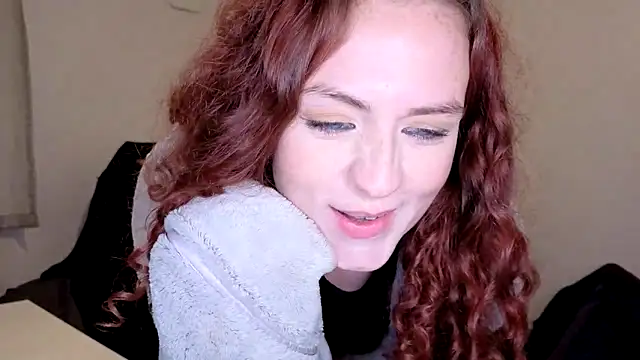 ENGLISHEMILY_69's cam snapshot