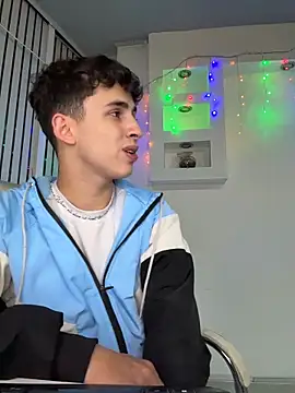 AdrianRinaldi live sex cam