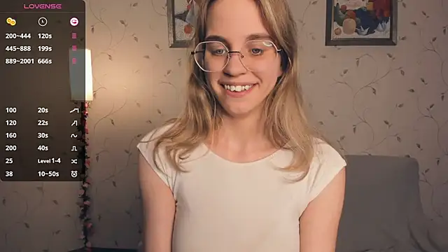 JoanBaggott's cam snapshot