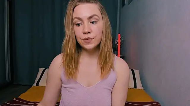 YummyYam's cam snapshot