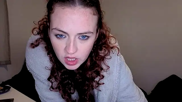 ENGLISHEMILY_69's cam snapshot