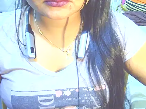 Nusrat_Faria07's cam snapshot