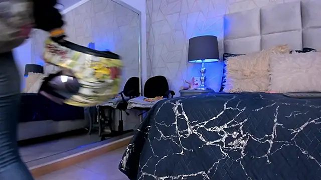 Yara_Bliss_'s cam snapshot