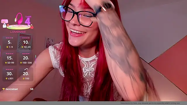 mae_lyra's cam snapshot