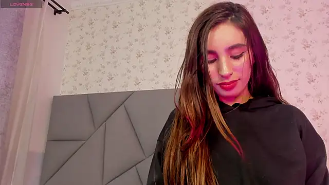 Emaanova's cam snapshot