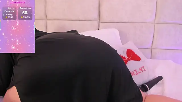 _Nadiaa's cam snapshot