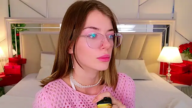 MeganMour's cam snapshot