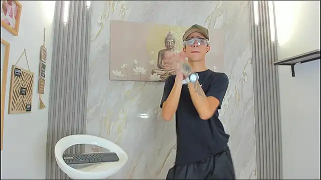 HEART_OF_MILAMBER's cam snapshot