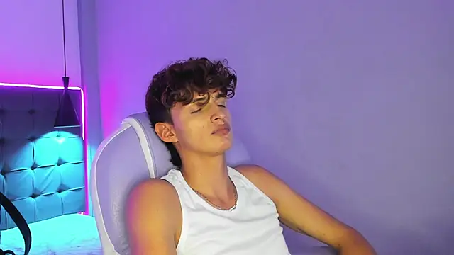 NicolasFerrer18's cam snapshot