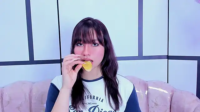 lovequinn_mjs's cam snapshot