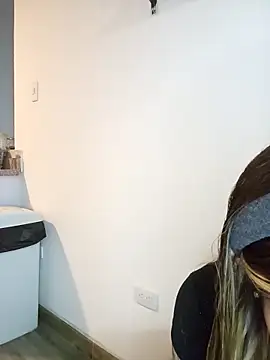 Fernandar2025's cam snapshot