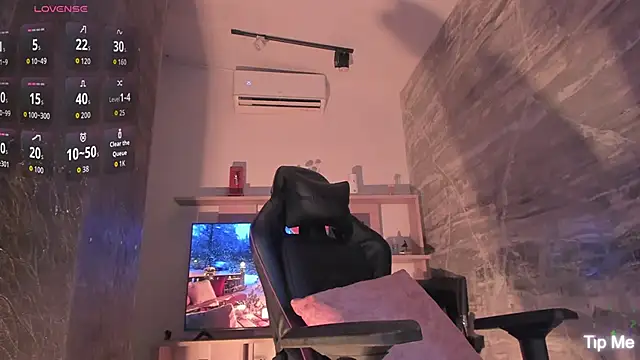 LunaBaker-1's cam snapshot