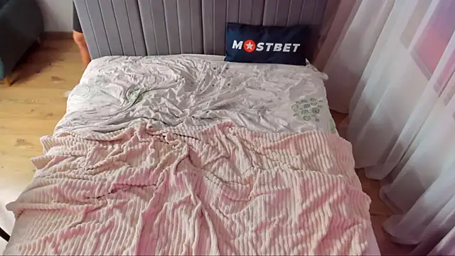 WISHKISSS's cam snapshot