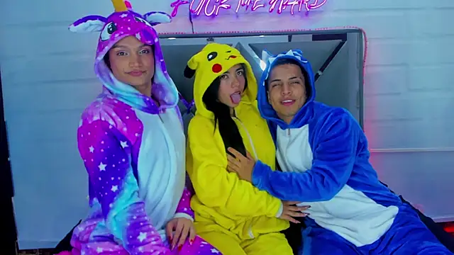 THREE_ENCHANTED's cam snapshot