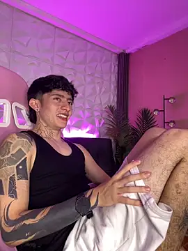 troy_rouge live sex cam