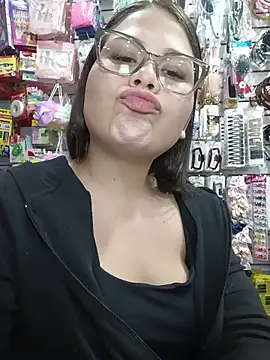 Vale_Saenzz live sex cam