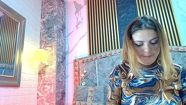 AngieLuxx_'s cam snapshot