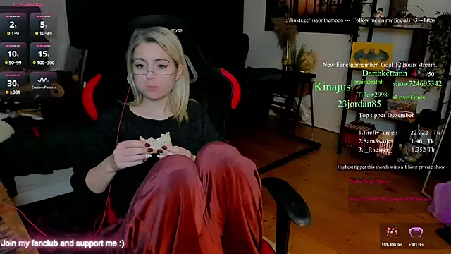 Lisaonthemoon's cam snapshot