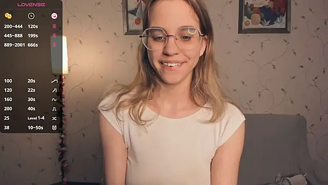 JoanBaggott live sex cam