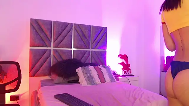 Laura_Dicardy's cam snapshot