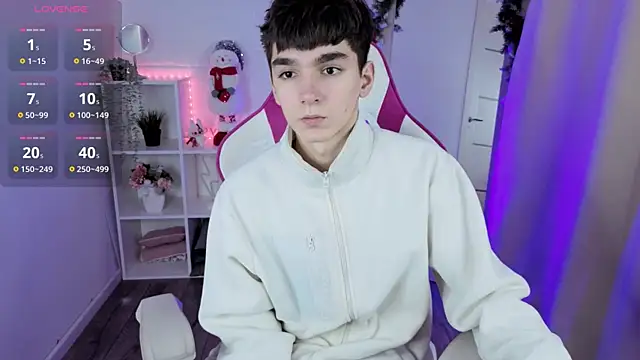 YamiTwink live sex cam