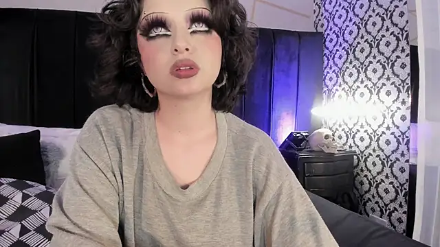 Adeelinee's cam snapshot