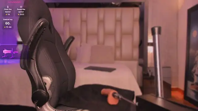 _CurlyGirl_'s cam snapshot