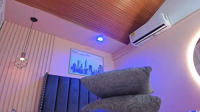 viiolett_lee's cam snapshot