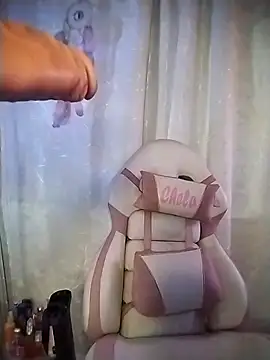 chelaqueen_'s cam snapshot