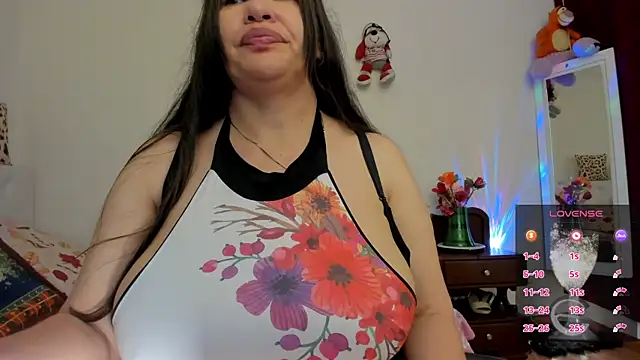 esmeralda_milf's cam snapshot