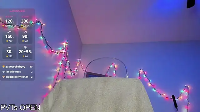 Peaches_N_Kreme live sex cam