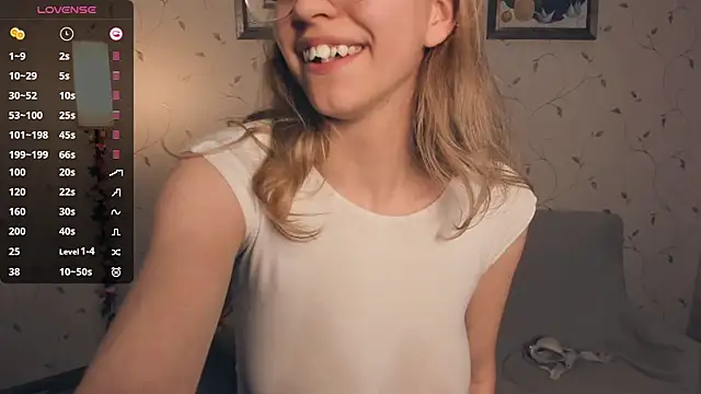 JoanBaggott's cam snapshot