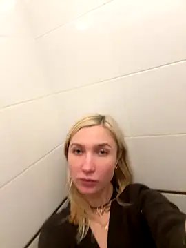 KisJeni's cam snapshot