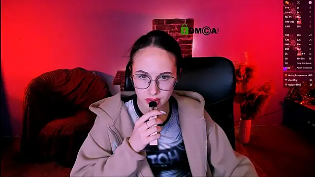 mona_cloud's cam snapshot