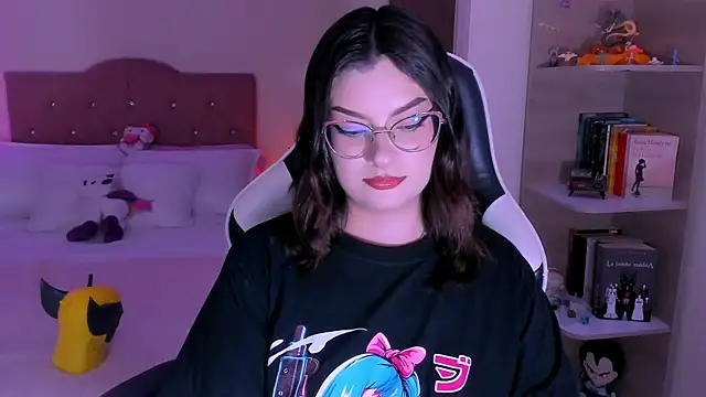 OphelianaRose33's cam snapshot